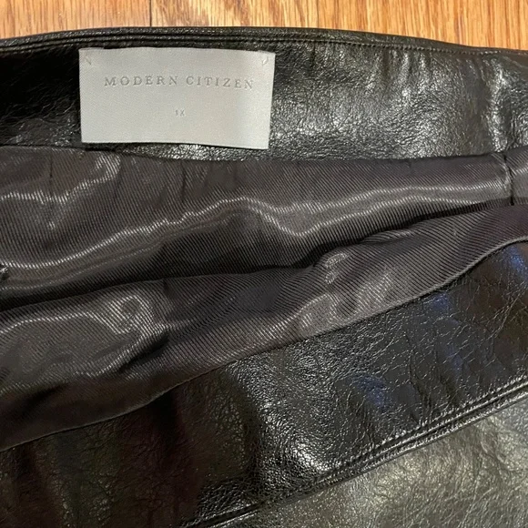 Modern Citizen Rama Front-Vent Vegan Leather Skirt - Black - 1X $162 - Picture 7 of 7